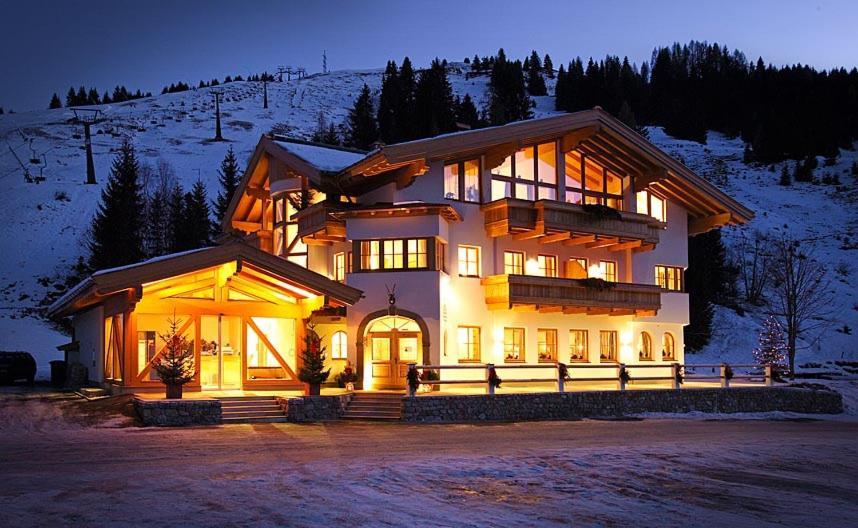 Landhaus Zum Steinbock Maria Alm am Steinernen Meer Exterior photo